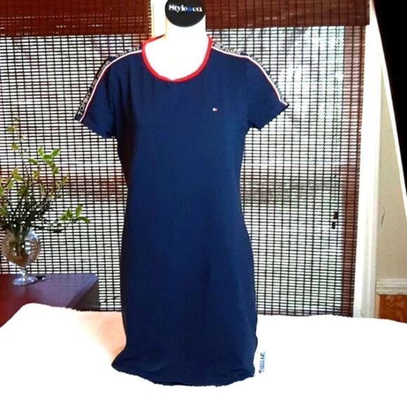 Tommy‎ Hilfiger Short Sleeve Tshirt Blue Shoulders Logo  Dress  M - Picture 1 of 10
